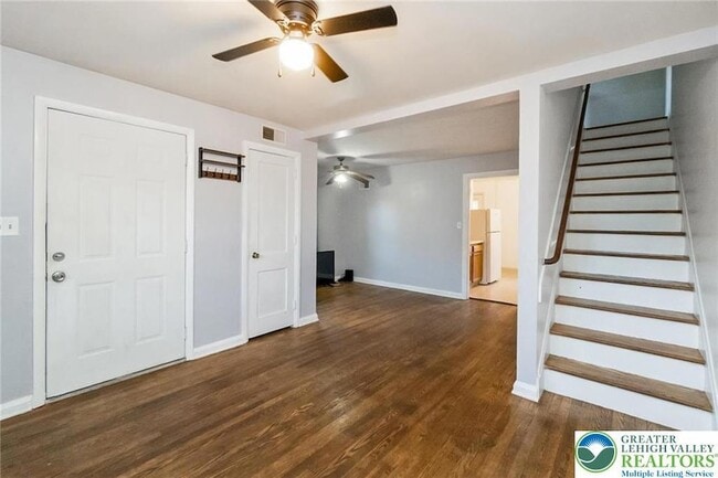 Building Photo - 240 Palmer St