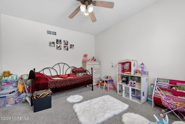 Building Photo - 153 Sandra Way