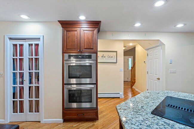 Building Photo - 17 Raven Crest Dr