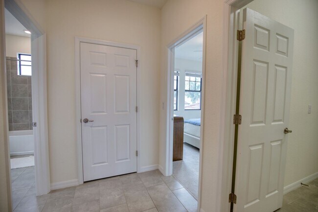 Building Photo - 10046 Crooked Crk Dr