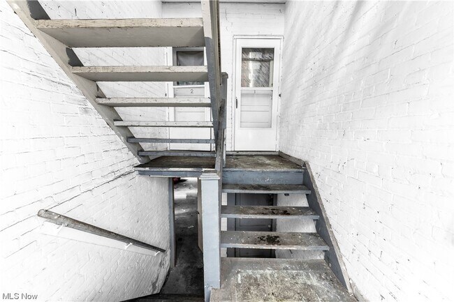 Building Photo - 4657 Warner Rd