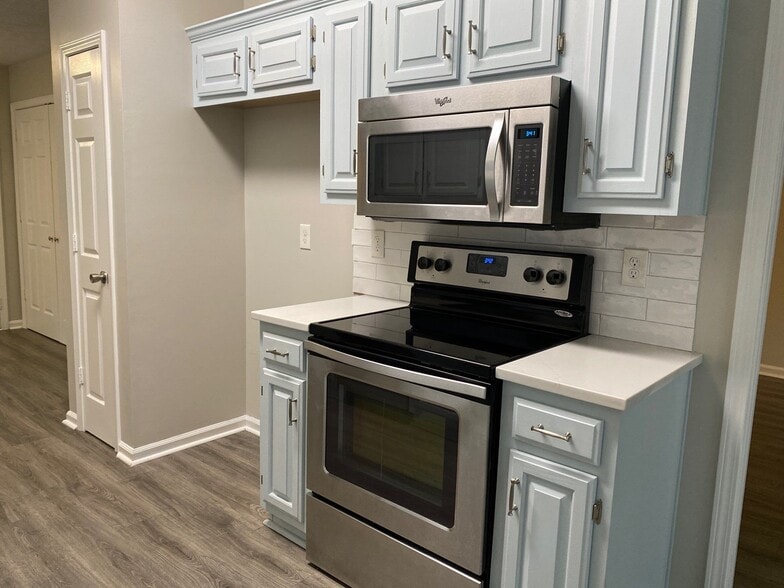 Building Photo - 53 McLean Cv