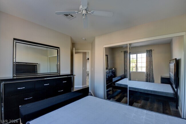 Building Photo - 3733 Horseshoe Mesa St