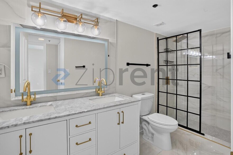 Building Photo - Unit 906
