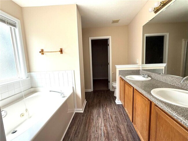 Building Photo - 3683 White Pine Rd