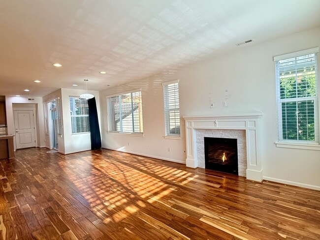 Building Photo - Well-Maintained 3-Bedroom + Loft & A/C in Sought-After Timber Creek