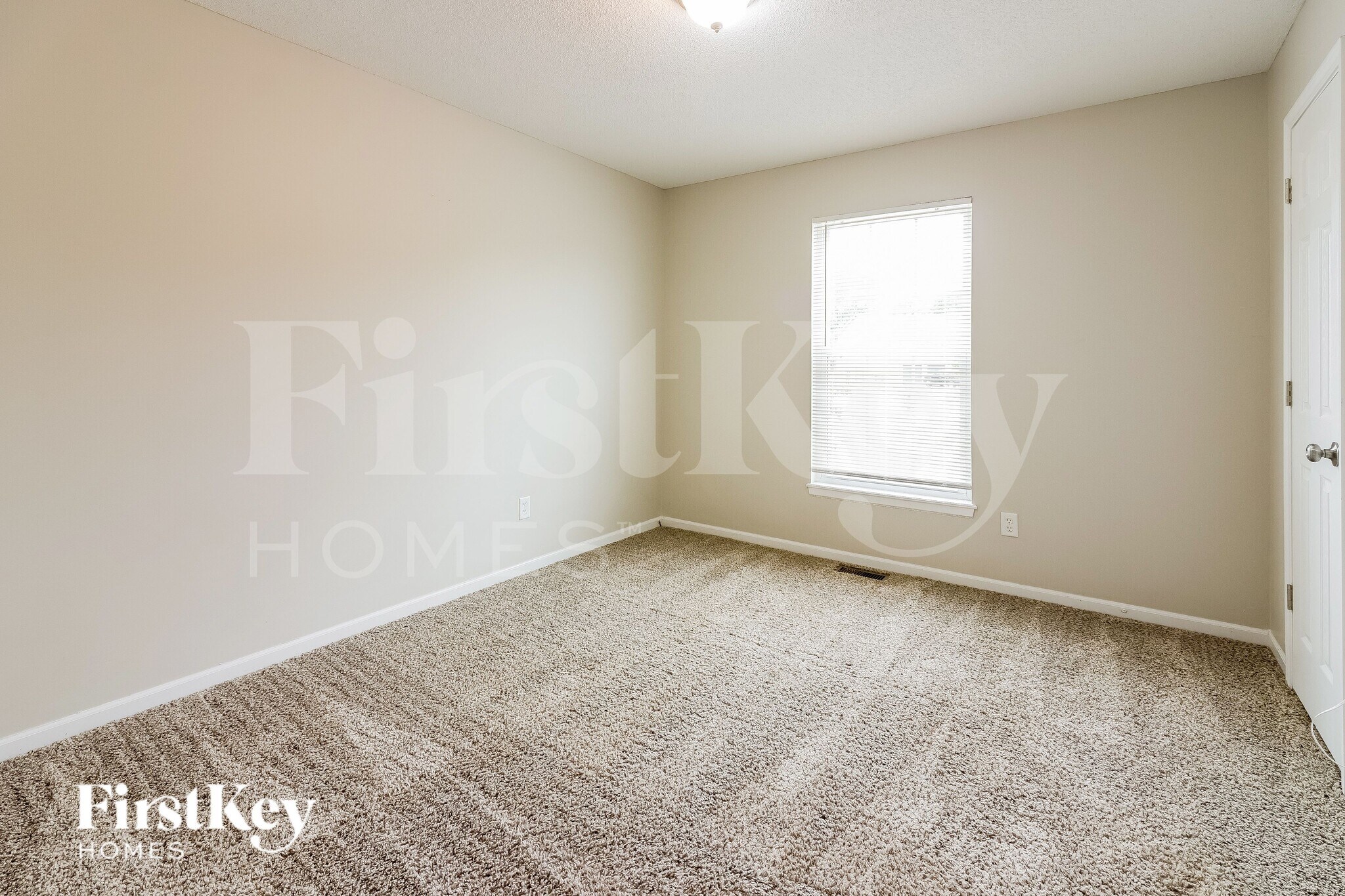 Building Photo - 208 High Point Ln