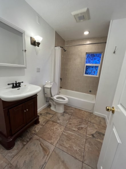 Building Photo - 5560 Crow Canyon Rd