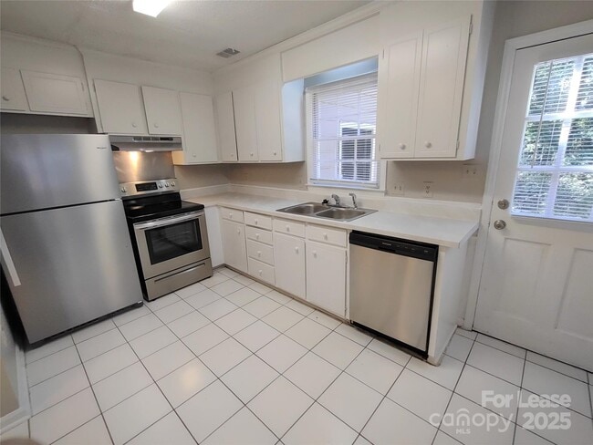 Building Photo - 5948 Deveron Dr