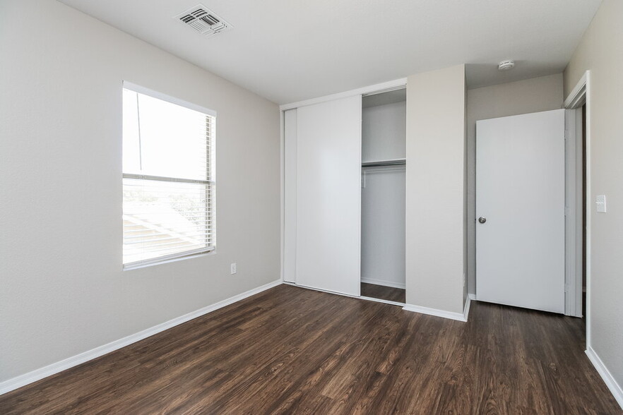 Building Photo - 3672 E Orchid Ln