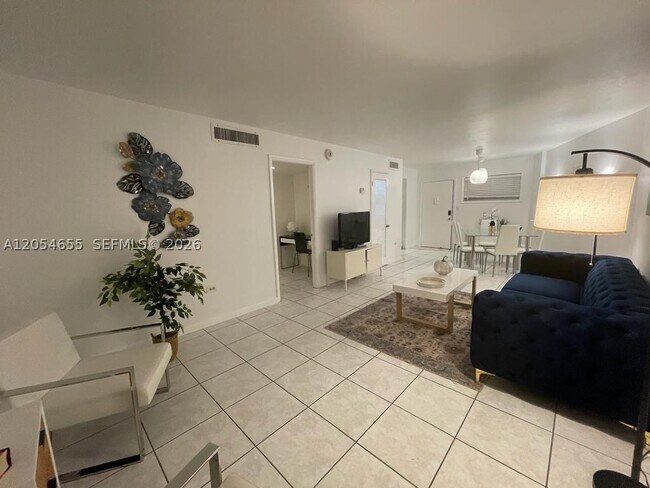 Building Photo - 401 Biscayne Blvd