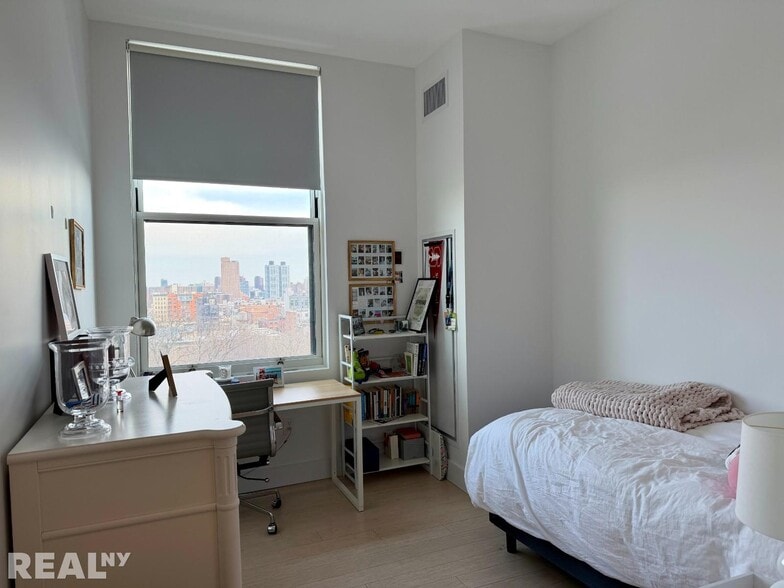 Building Photo - 30 Morningside Dr