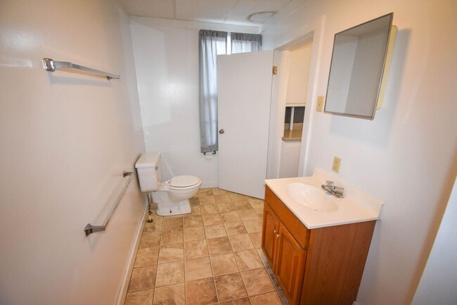 Building Photo - 330 S Fairview St