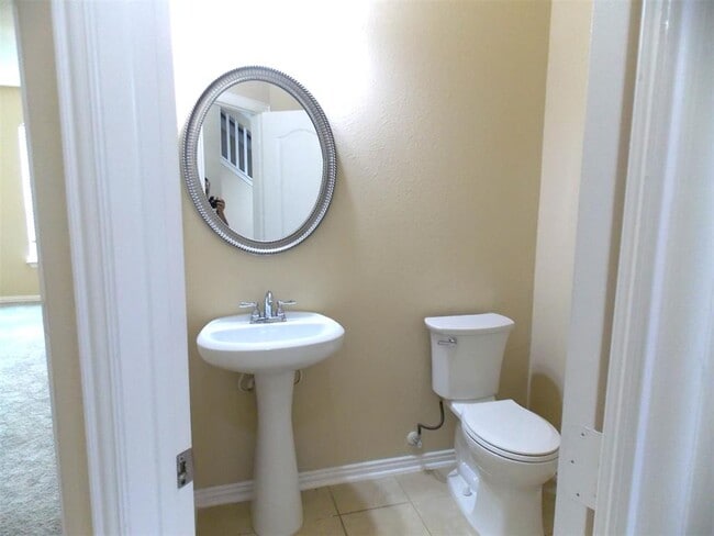 Building Photo - 6130 Carver Pines Dr