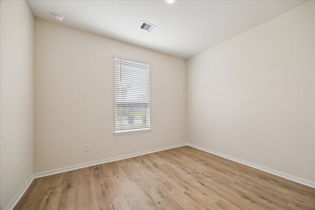 Building Photo - 10750 Nyla Spring St