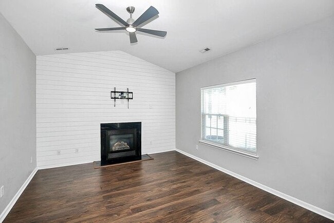 Building Photo - Beautiful 3BD/2BA Ranch in Alexander Chase!