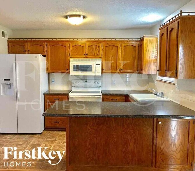 Building Photo - 2035 NE Cookson Ct