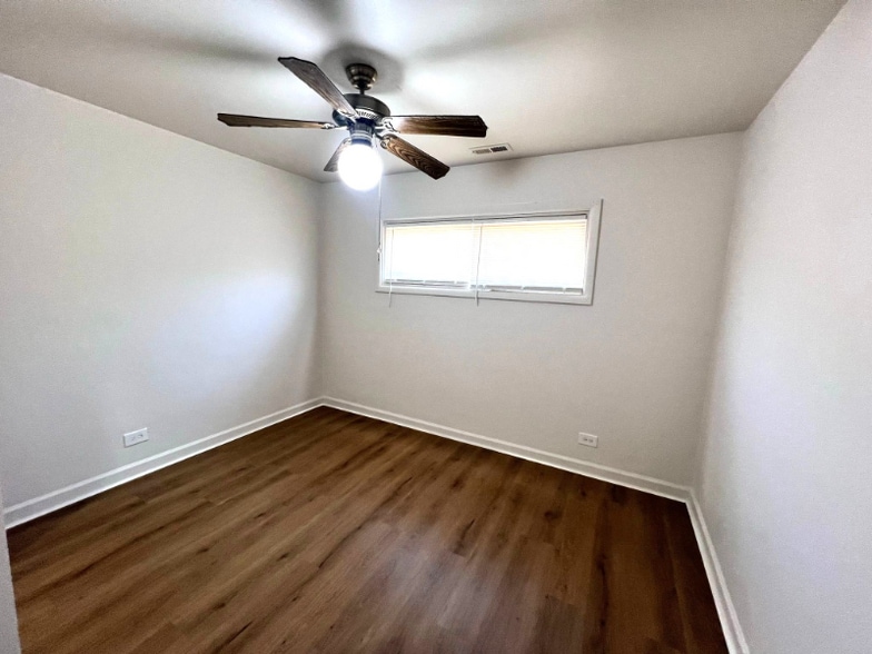 Building Photo - 9136 S Anthony Ave