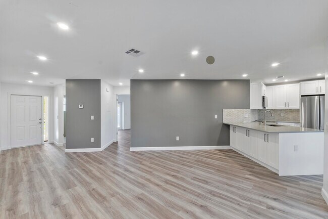 Building Photo - 273 NW 36th Ave