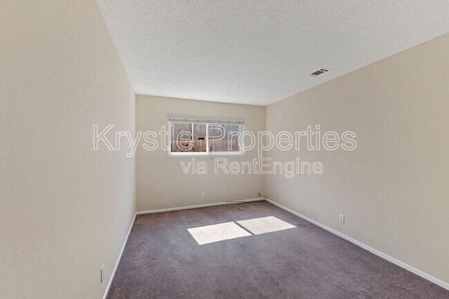 Building Photo - 130 Yorkshire Ct