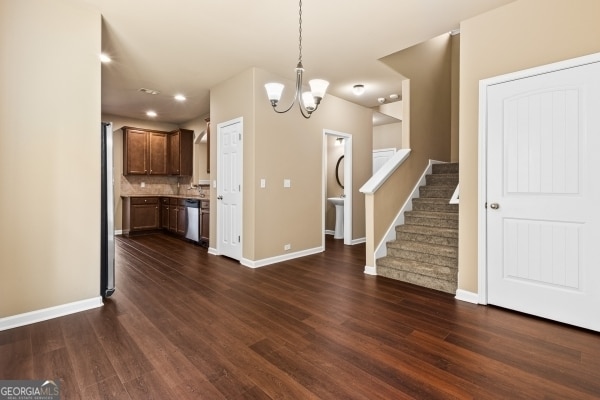 Building Photo - 3920 Lake Manor Way