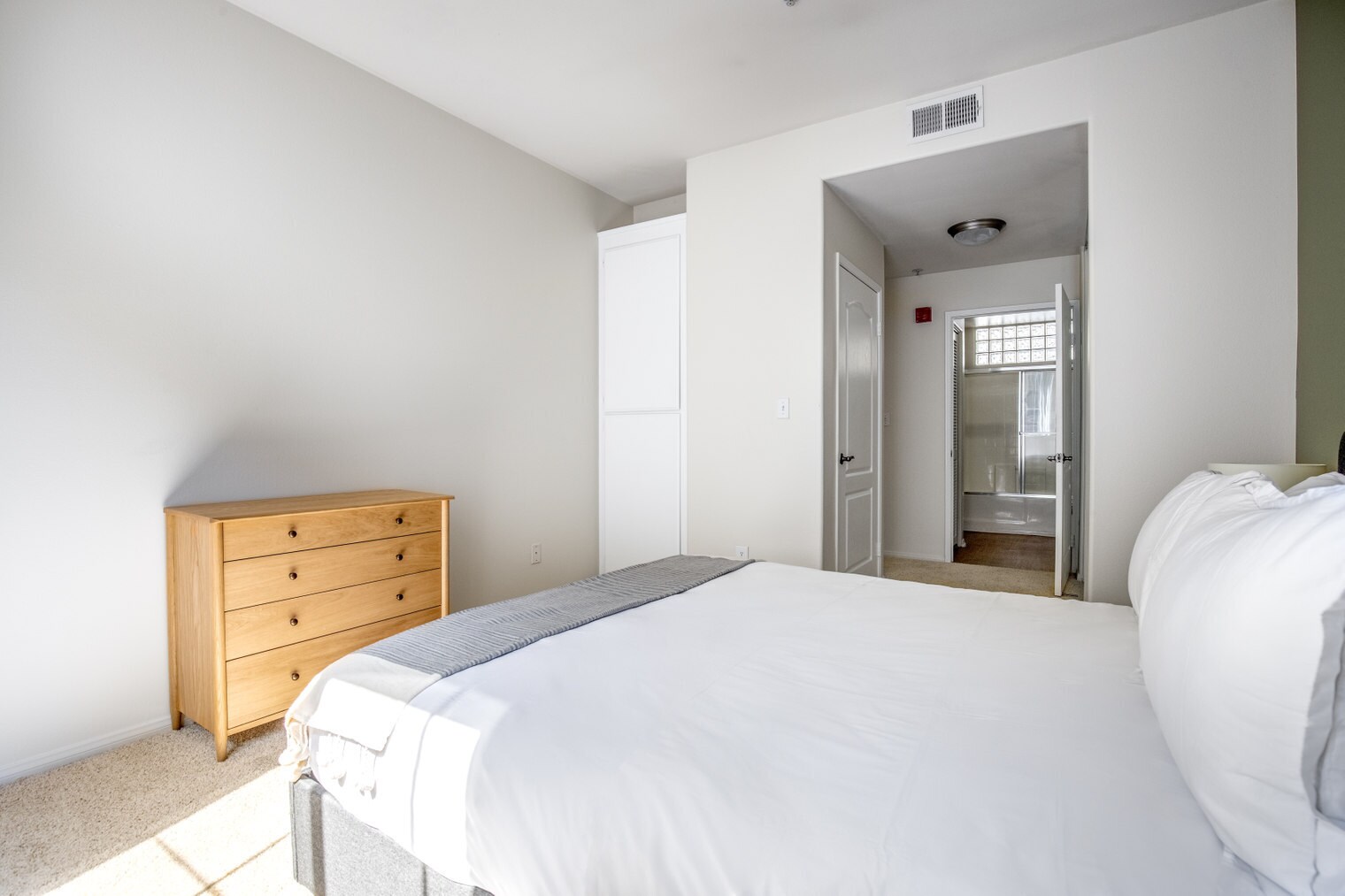 Building Photo - 2225 S Beverly Glen Blvd