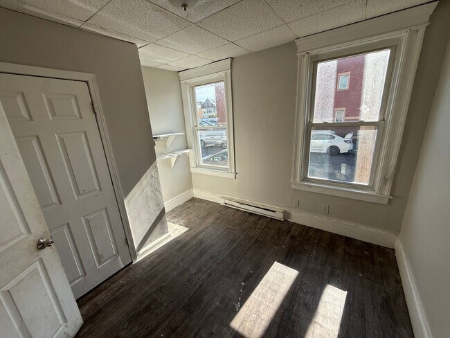 Building Photo - 139 Franklin St
