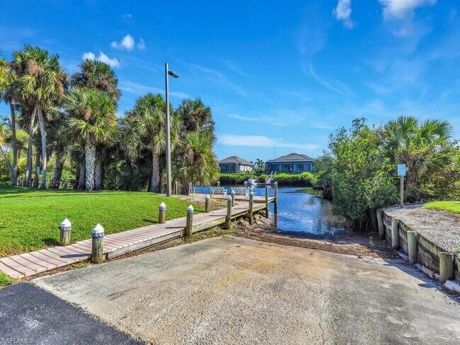 Building Photo - 6121 Lakefront Dr