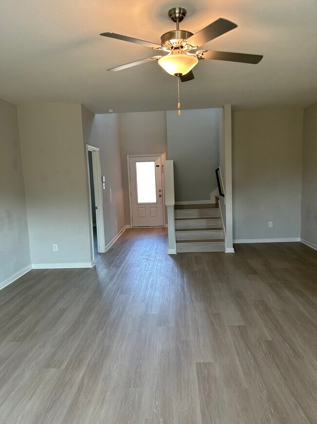 Building Photo - 1825 Liam Dr