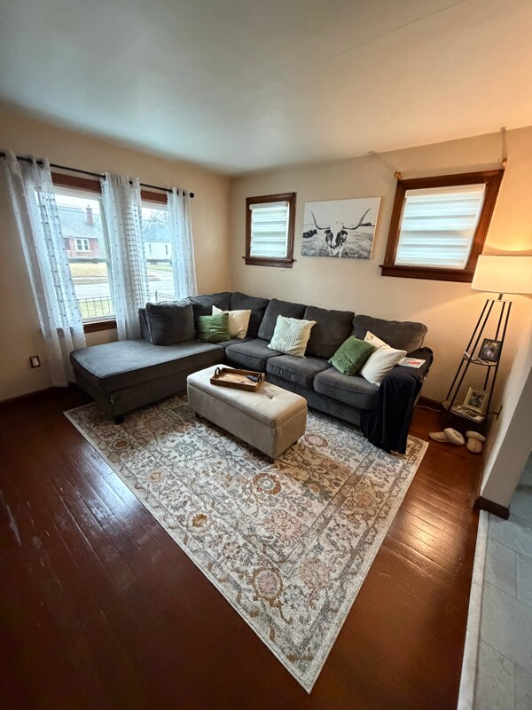 Building Photo - 814 W Pearl St