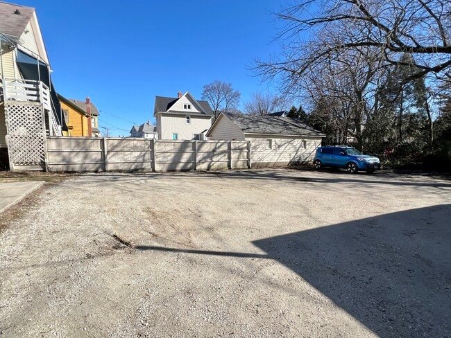 Building Photo - 216 E South St