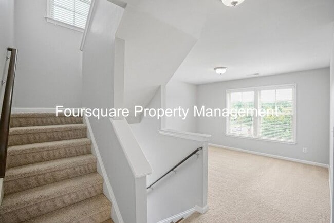 Building Photo - Inviting 3-Bed Single-Family Home with Bonus Room, Fenced Backyard & 2-Car Garage – Holly Springs