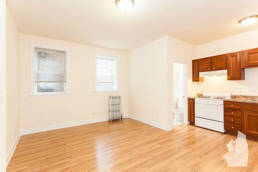 Building Photo - 2600 N Kimball Ave