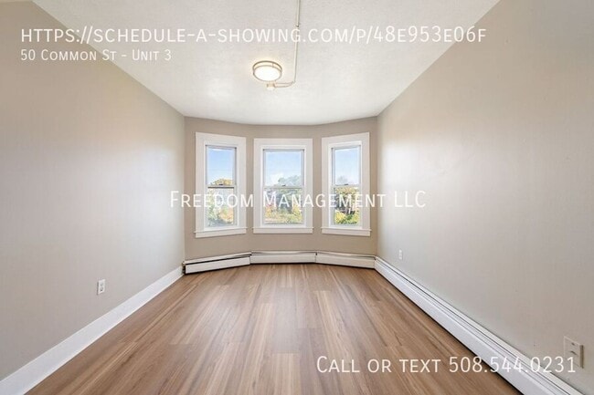 Building Photo - 50 1/2 Common St