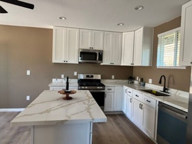 Building Photo - Charming Bear Valley Springs Home With A View!