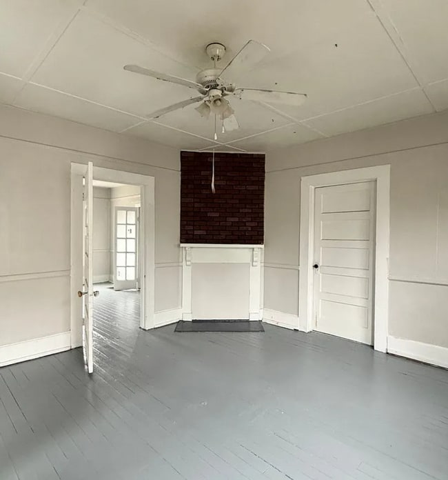 Building Photo - 1610 3rd Ave