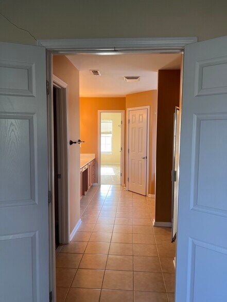 Building Photo - 4700 Porchaven Ln