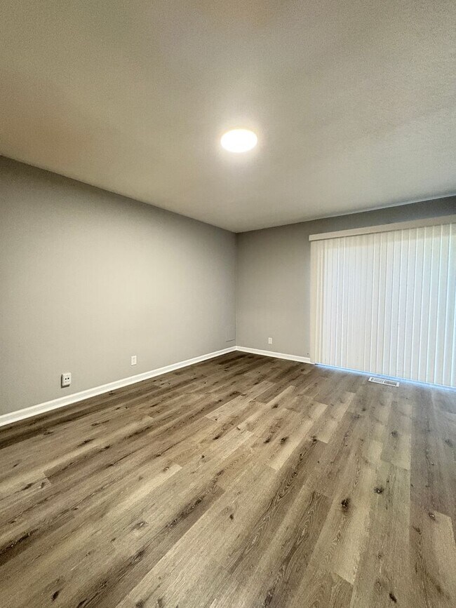 Building Photo - Discover Your Perfect Home at Bellagio North Living I in Indianapolis