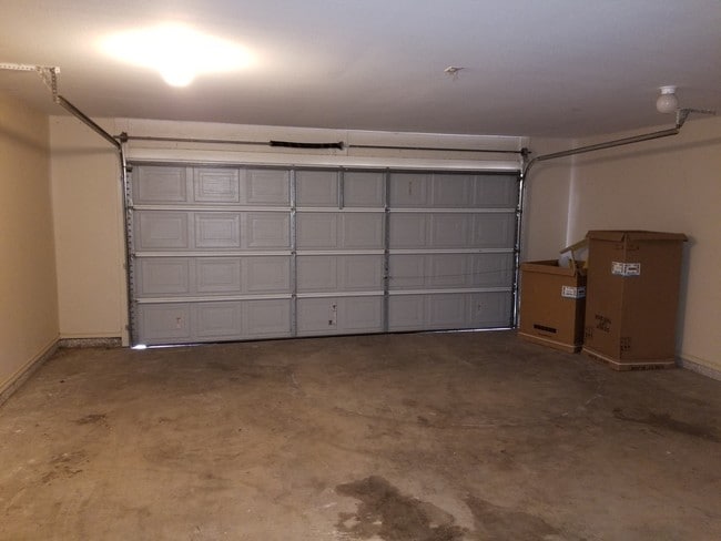 Building Photo - 1411 Tierra Del Sol Ave
