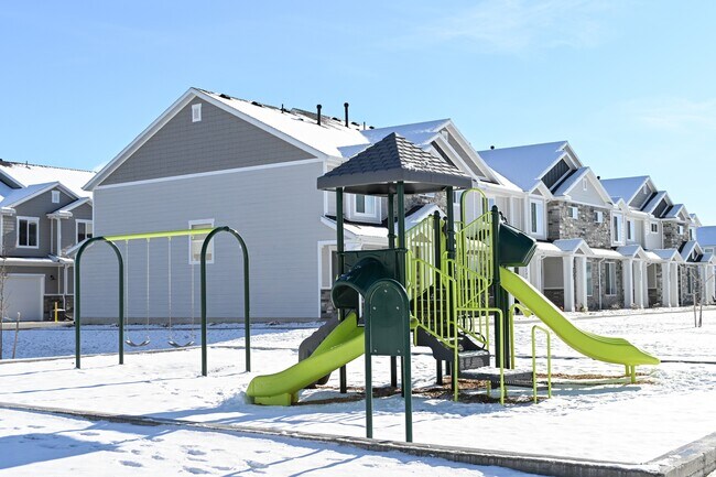 Building Photo - 2246 1180 W