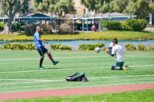 Building Photo - 142 Monaco Dr