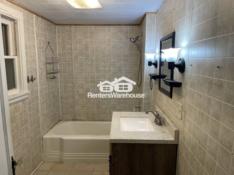 Building Photo - 1053 23rd Ave