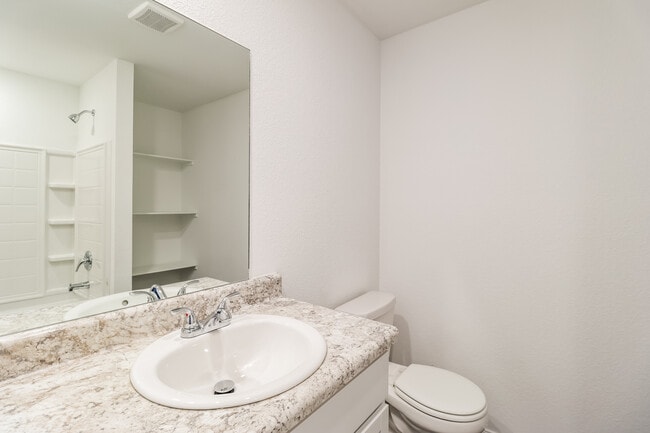 Building Photo - 47 10 Point Ln