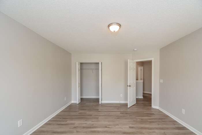 Building Photo - 4634 Stonewall Dr