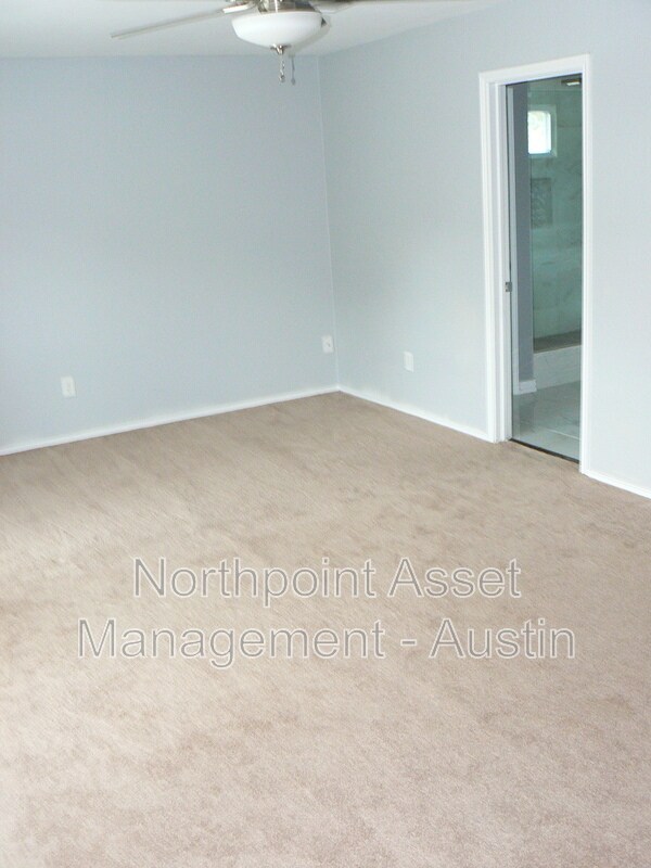 Building Photo - 1701 Yucca Ln