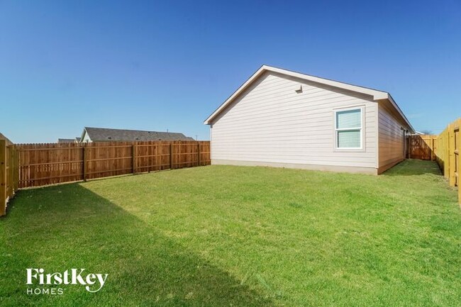 Building Photo - 9806 Littleton Grist