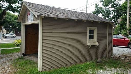 Building Photo - 3 bedroom 1 bath single family home in northwest campus.