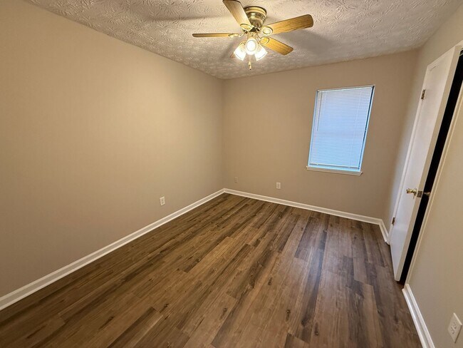 Building Photo - 108/110 St Andrews Ct