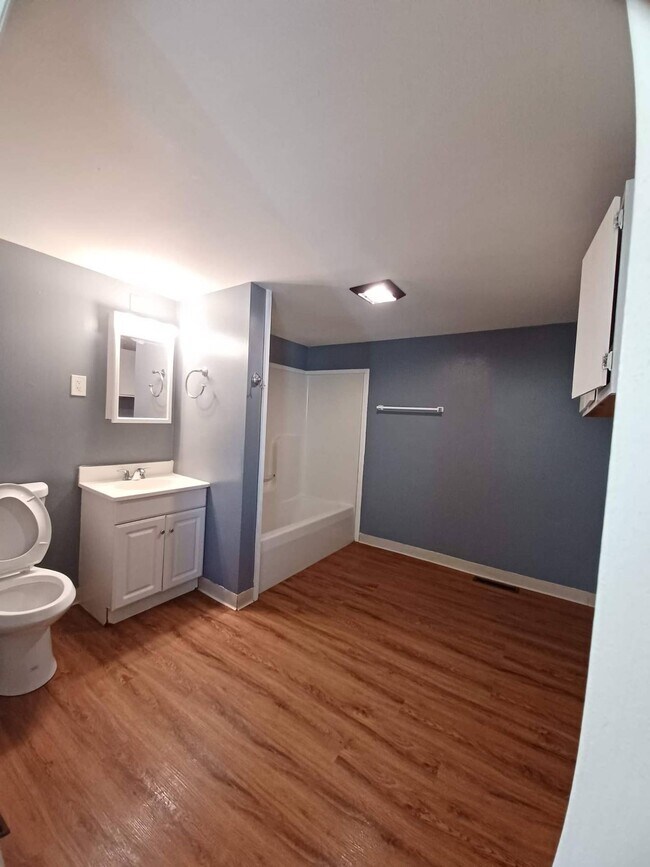 Building Photo - 119 N Longwood St