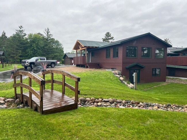 Building Photo - Gorgeous New Construction on the Fish Hook River